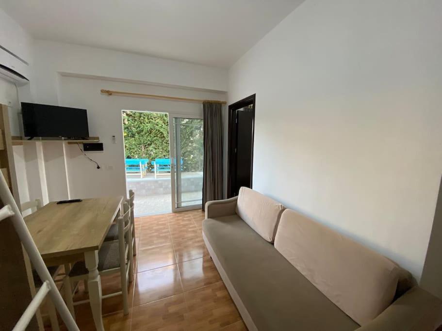 Guesthouse Xhimi Ksamil Luaran gambar